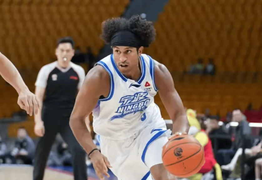 亚博体育官网-郭艾伦赛季报销！杰克逊末节狂轰24分准绝杀 宁波大逆转广州